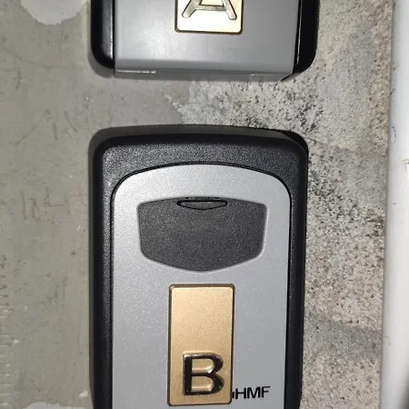 Center Deluxe Art Apartment